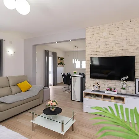 La Pieda By Interhome Razanac